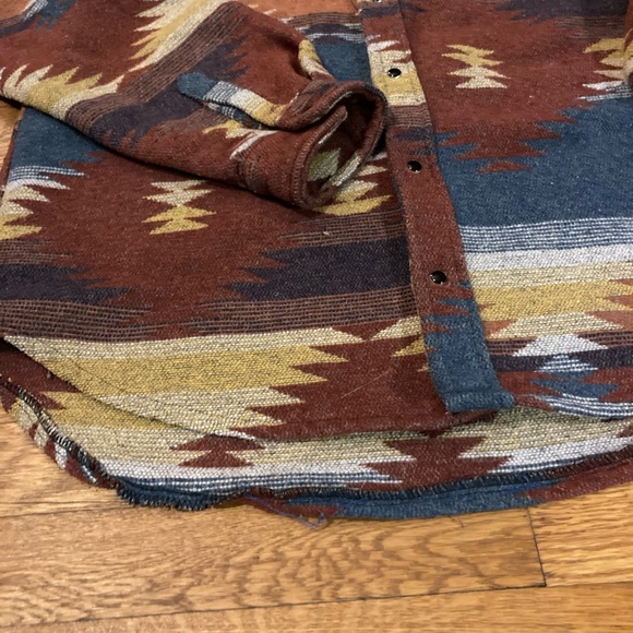 Southwest Style Shacket. XL - Picture 4 of 4